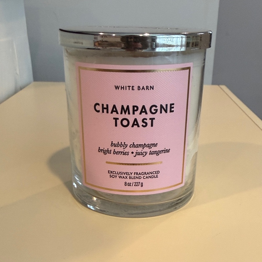 BRAND NEW White Barn Champagne Toast Candle